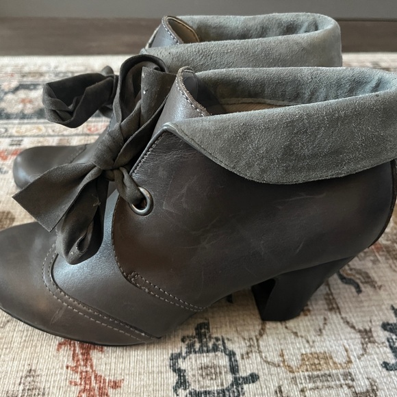 Size 7.5 Leather Hush Puppies - Picture 8 of 10